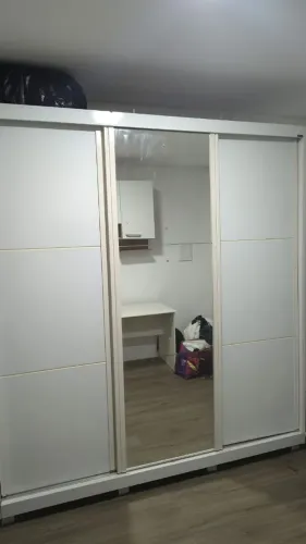GUARDA-ROUPA 3 PORTAS COM ESPELHO