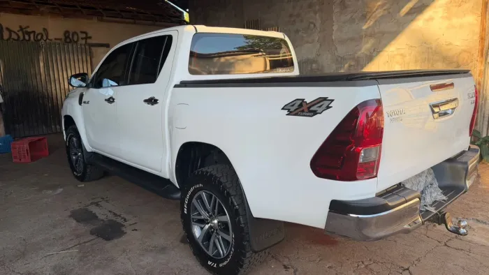Toyota Hilux CD SRX 4X4 2.8 TDI 16V Diesel Aut. 2017
