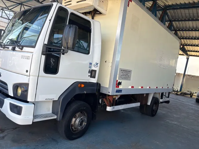 caminhão baú refrigerado ano 2014, cargo 1119