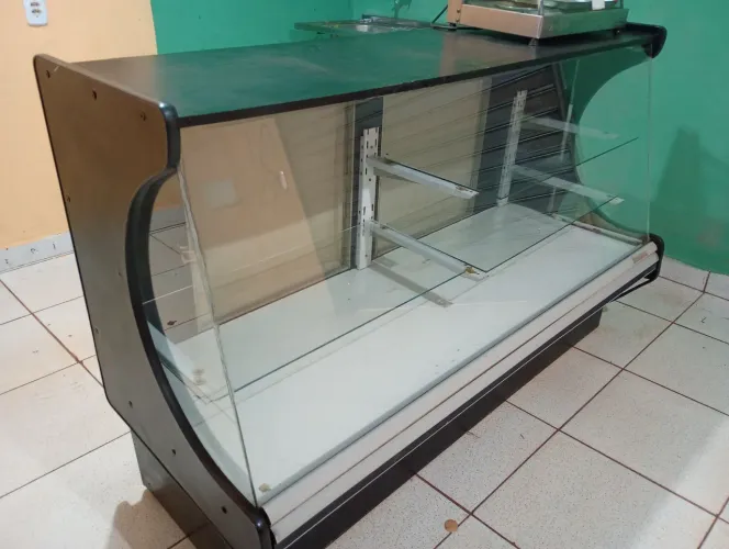 Balcão expositor para pães