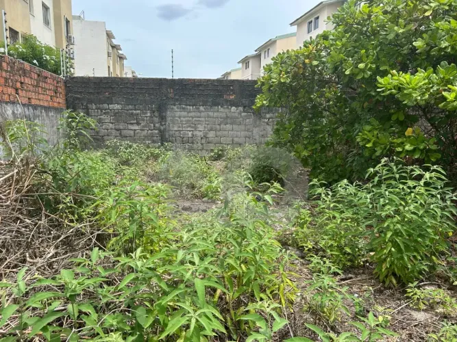Terreno com 1.940m² Próximo à UNIT à Venda na Farolândia