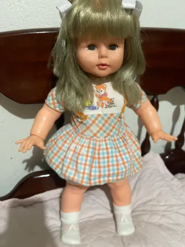 Boneca beijoca estrela 