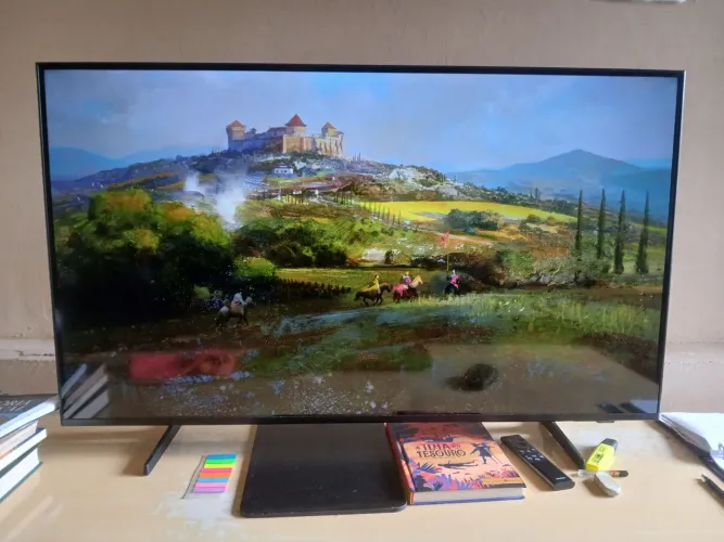 Smart TV Samsung 43" 4K Crystal UHD U8100F (Modelo 2025) - Impecável!