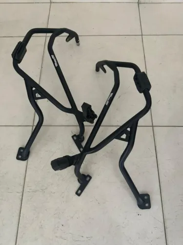 Protetor de carenagem SCAM com pedaleira