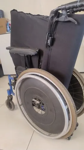 Vendo cadeira de rodas