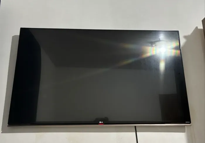 TV LG ULTRA HD 55 POLEGADAS (COM DEFEITO NA TELA)