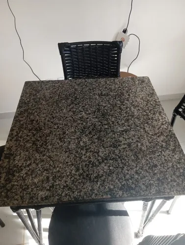 Mesa de 4 cadeiras Preta / Pedra Granito