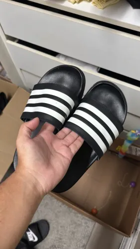 Chinelo Adidas NOVO TAM. 39