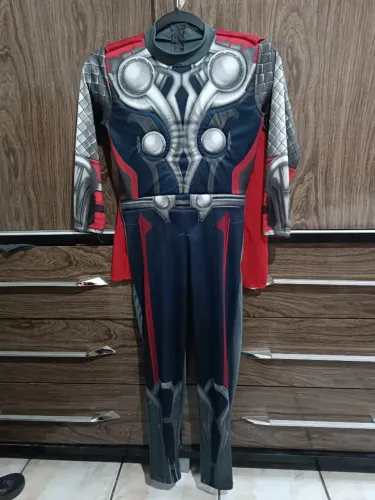 Fantasia do Thor com enchimento e com o martelo 7 a 8 anos para o dia das crianças