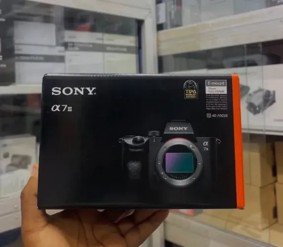Câmera Sony Alpha A7 III ILCE-7M3 Mirrorless
