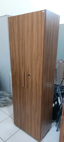 Armário alto 2 portas