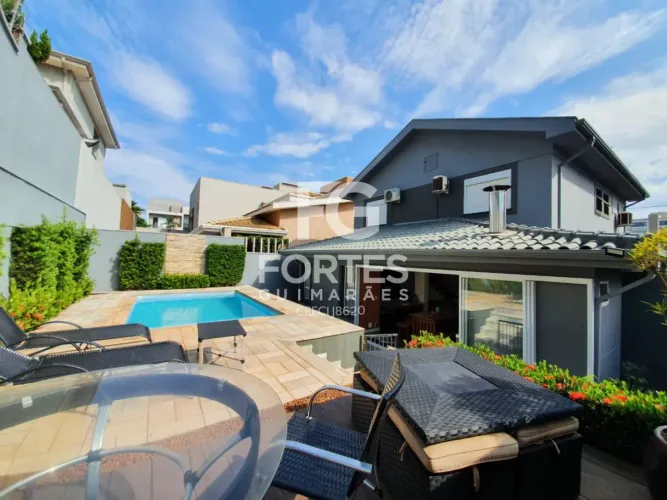 Casa de Condomínio com 3 Suítes de 223 m² de área construída no Bairro Jardim Saint Gerard