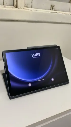 Samsung Galaxy Tab S9 FE - 128GB - Completo - Excelente estado 