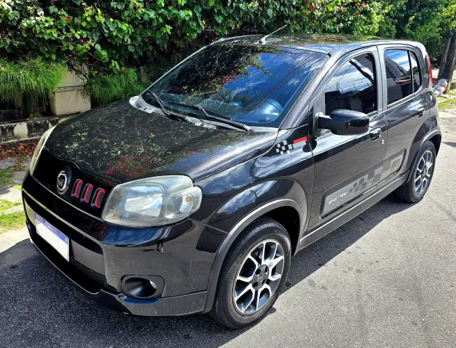 Fiat Uno Sporting 1.4 EVO Fire Flex 8V 4P 2013