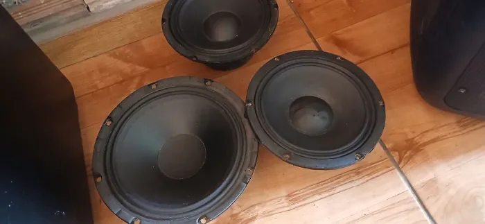 Alto falantes de 6 e meio e 8 polegada