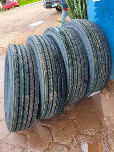 Vendo 4 pneus novos Neupar 295/80R22,5 entrego em toda a campo grande *