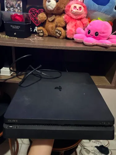 Vendo PS4 em ótimo estado!