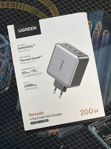 Carregador Ugreen GaN Nexode 200W GaNInfinity 3 portas usb-c 1 porta usb-A