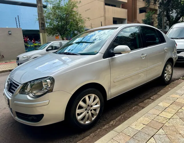 Volkswagen Polo Sed. Comfort. 1.6 MI Tot. Flex 8V 2010