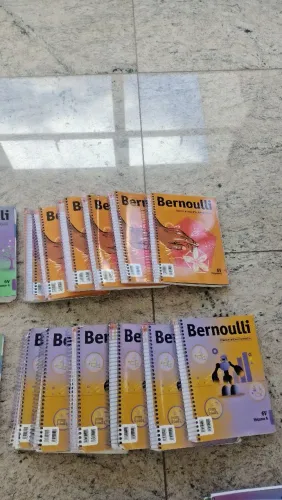 Livros Bernoulli - pre - vestibular, terceira série 6v mais apostilas 2025