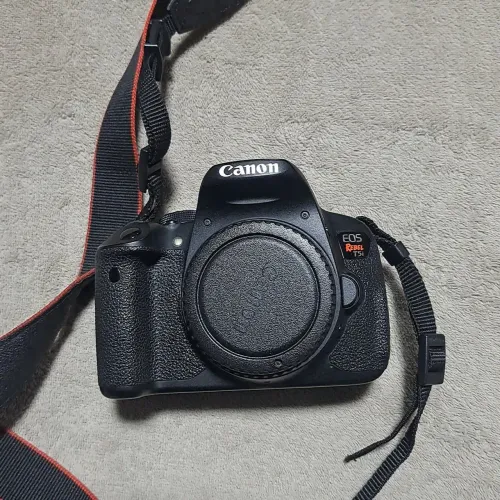 Canon eos t5i com 26k de cliques