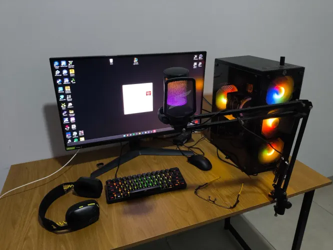 PC Gamer Completo / Setup - Ryzen 5 5500 + RX 5700 XT 8GB + 16GB RAM