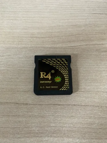 Cartucho R4 para NINTENDO DS LITE e 3DS