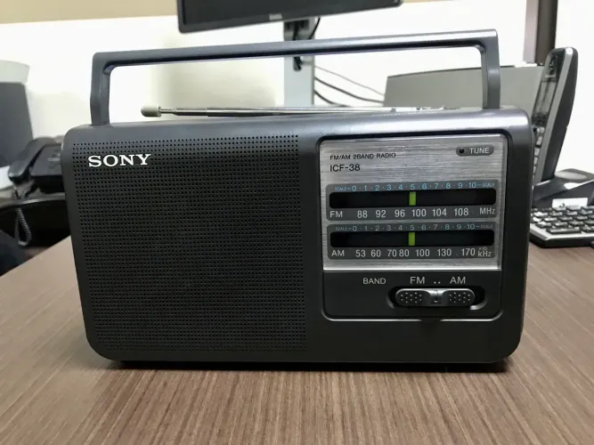 Rádio Sony ICF-38