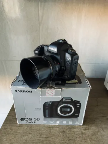 Canon 5d Mark ii + 50mm f/1.4 USM Ultrasonic