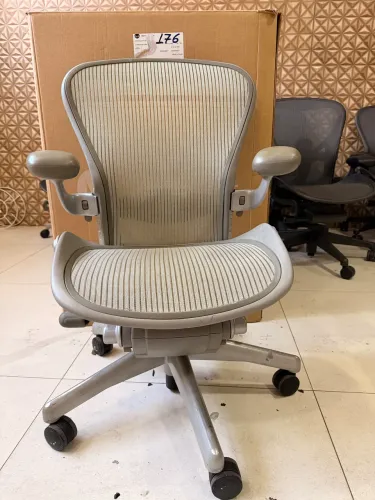 Cadeira herman miller aeron B classica titanium