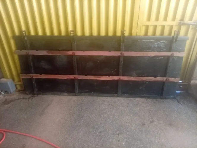 Vendo graneleiro para truck 7.80x96 completo com arcos.