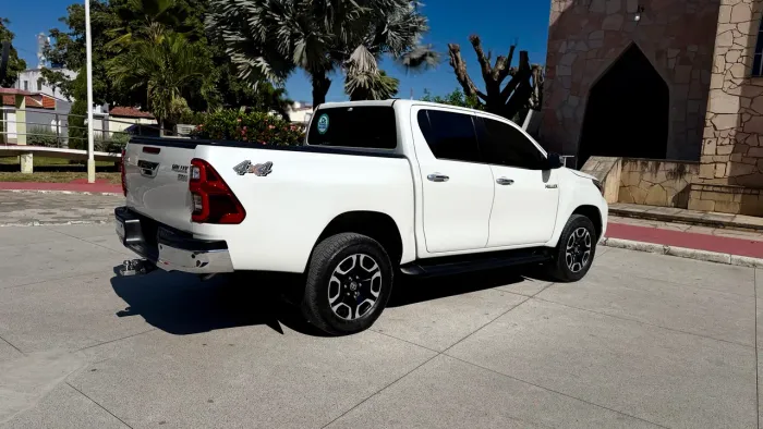 Toyota Hilux CD SRX 4X4 2.8 TDI 16V Diesel Aut. 2021