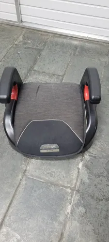 Assento booster Burigoto Protege