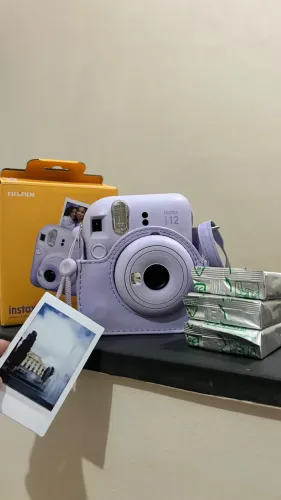 Câmera instax mini 12 - semi nova 