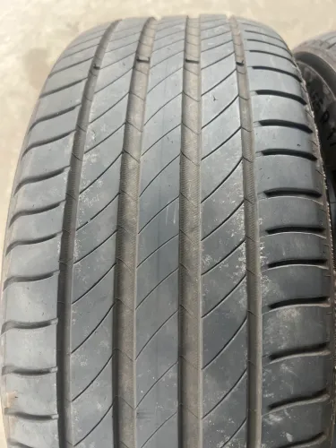 Pneu aro 17 215/55/17