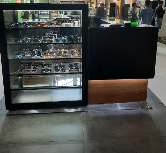 Quiosque em bom estado para shopingg