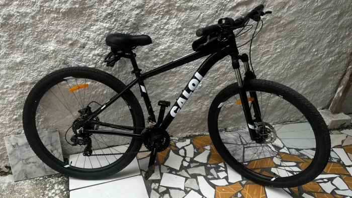 Bicicleta Caloi Aro 29 - Shimano Tourney - Freio Hidráulico - Completa