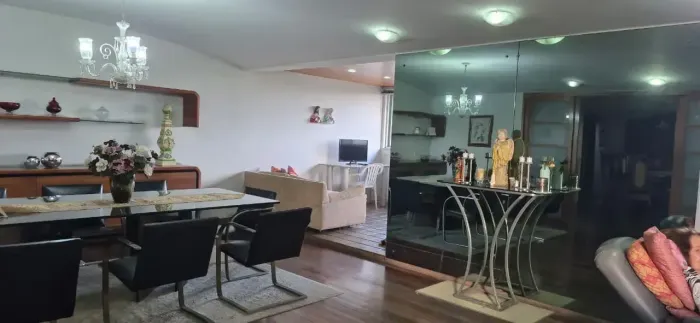 Luxuoso apto. no Derby, 260m² de área privativa, 5 quartos, suíte, closet, 2 vagas soltas,