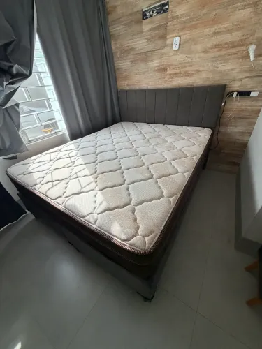 Combo Cama Box Queen Completa D'Angelis Colchões + Cabeceira Estofada + Baú Organizador