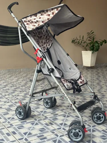 CARRINHO DE BEBÊ E CRIANÇA