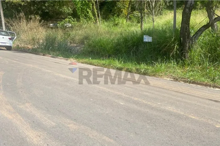Terreno em Escarpas do Lago: Vistas e Tranquilidade