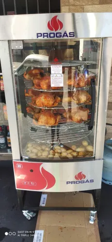 Assador Multiuso Giratório 70 Kg PRP-242 - Progás + Mesa de corte em inox