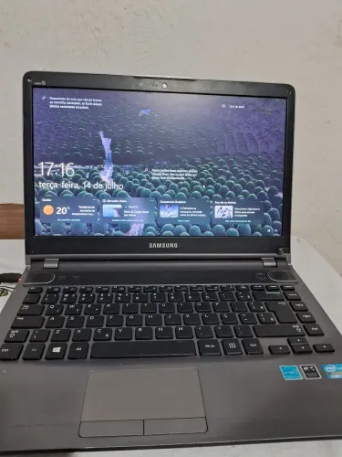 Vendo notebook novo em bom estado 