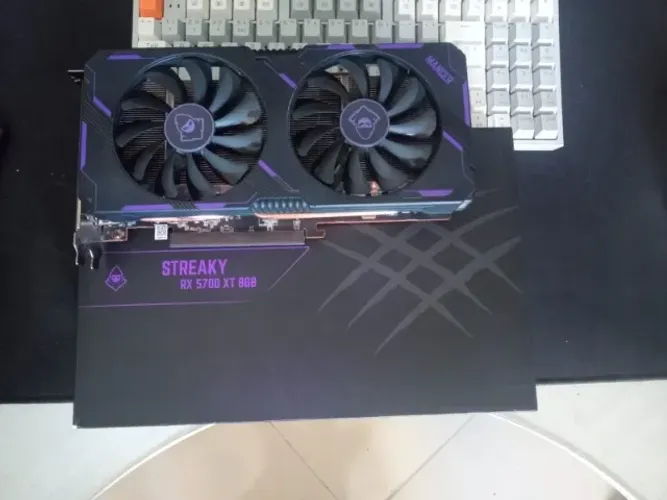 Placa de vídeo RX 5700 XT