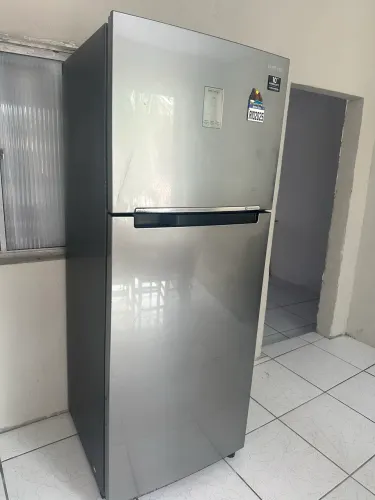 Geladeira com defeito