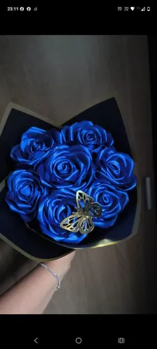 Buquê de cetim 7 rosas