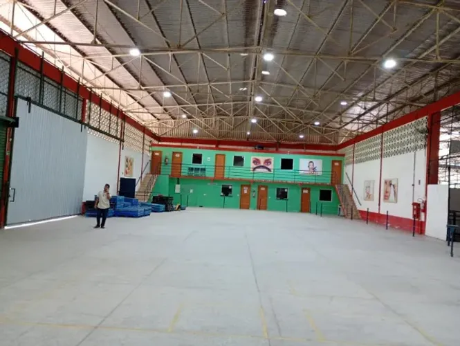 Excelente Galpão Logistico 1.900m² c/ Docas e Habite-se na Cosme Ferreira