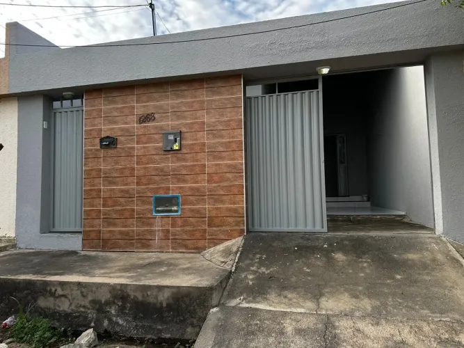 VENDO CASA NO 18 DO FORTE
