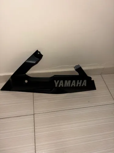 Carenagem Inferior Direita Original Yamaha R15 2025 Preta