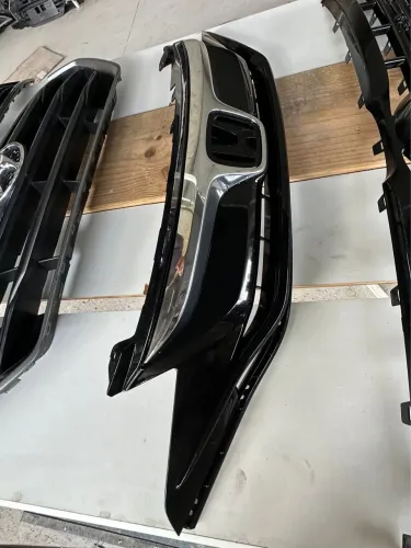 (Grade Honda Fit PRETO COM DETALHE CROMADO) 